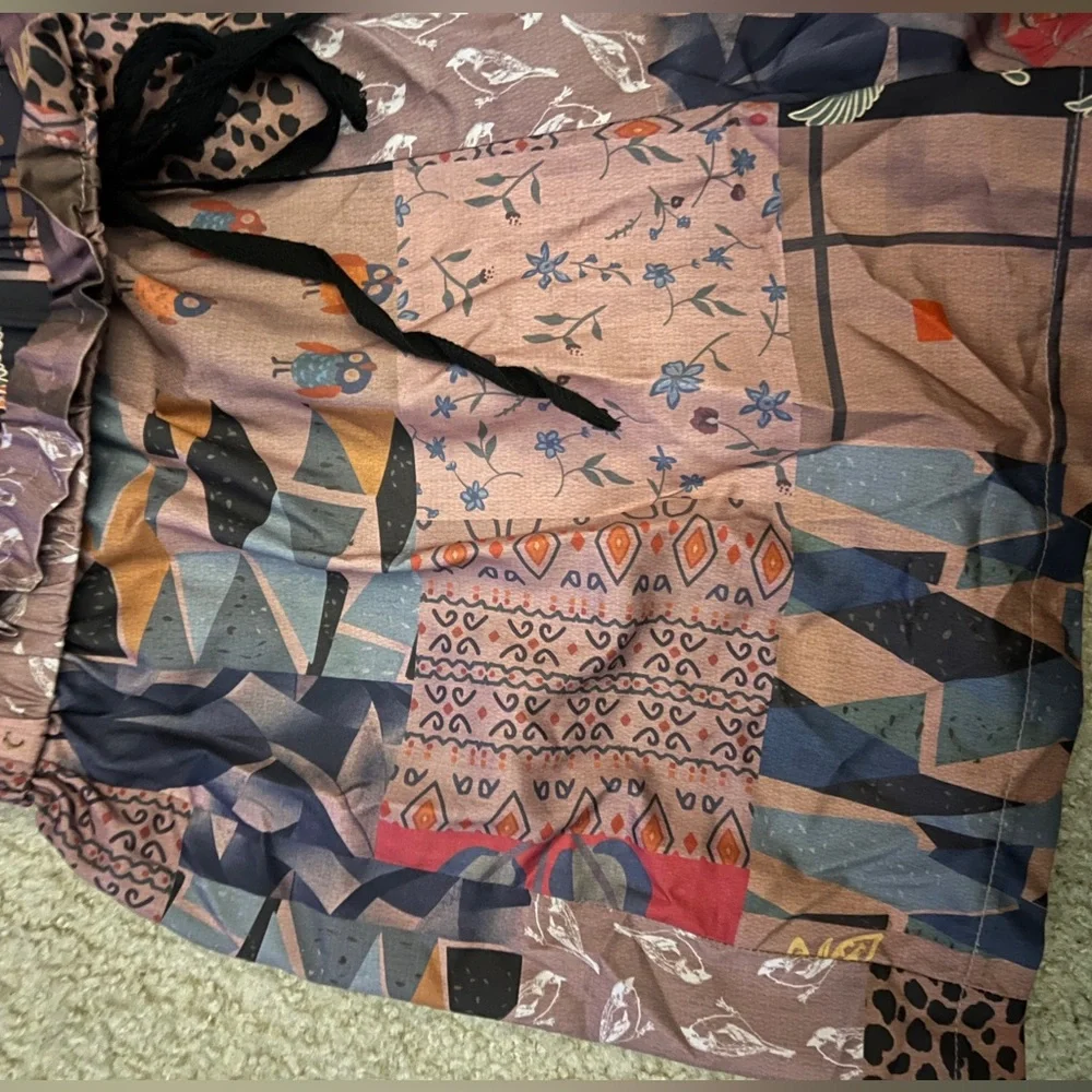 Women’s Ruffled Patchwork Shorts - Picture 2 of 3